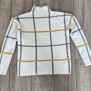Tahari Mock Neck Sweater XS